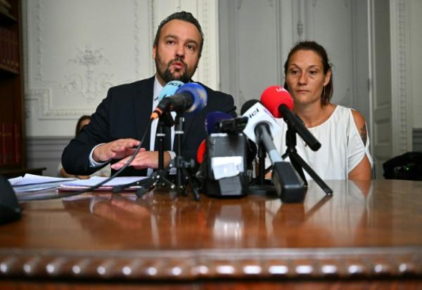 L'avocat Pierre Debuisson donne une conférence de presse avec la mère de la petite Rosa, le 9 juin 2026 à Toulouse 