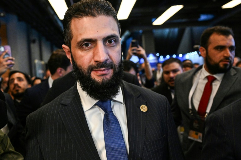 Le président syrien par intérim, Ahmad al-Chareh, lors du Forum diplomatique d'Antalya, en Turquie, le 11 avril 2025