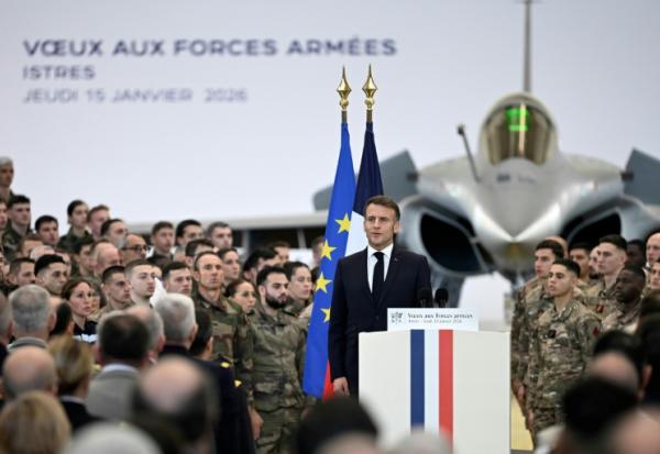 Le président Emmanuel Macron présente ses voeux aux forces armées sur la base aérienne militaire d'Istres, le 15 janvier 2026 dans les Bouches-du-Rhône