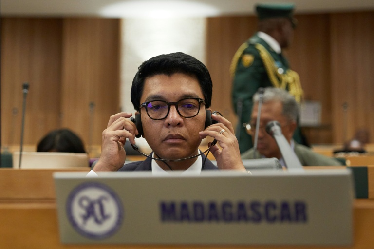 (Photo archives) Le président déchu de Madagascar, Andry Rajoelina, lors d'un sommet de la SADC, le 31 janvier 2025 à Harare, au Zimbabwe