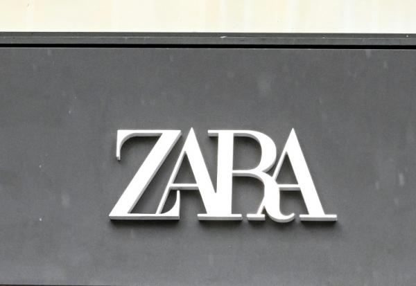 Le régulateur britannique de la publicité a demandé au groupe de vêtements espagnol Zara de retirer deux images de son site internet, jugées "irresponsables" car mettant en scène des mannequins à la "maigreur malsaine"