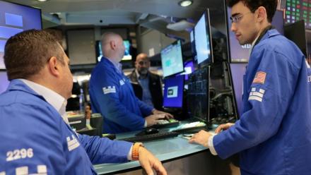 Traders sur le parquet du New York Stock Exchange, le 14 septembre 2026.
