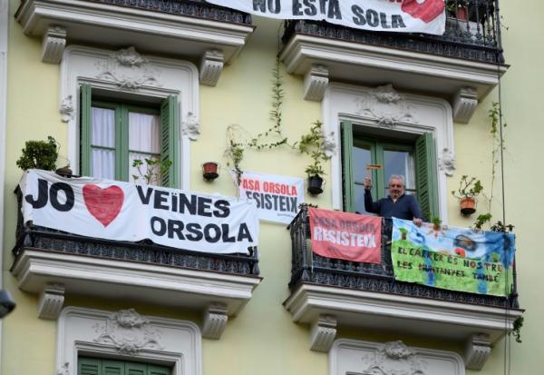 Un immeuble sous le coup d'une procédure d'éviction de ses occupants, à Barcelone, en Espagne, le 31 janvier 2025