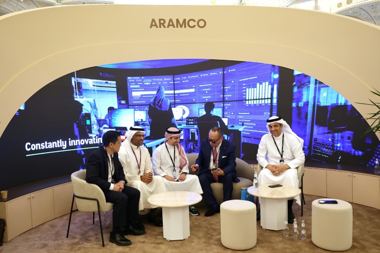 Le pavillon Aramco dans la zone d'exposition de  la 9e édition de la Future Investment Initiative à Ryad, le 28 octobre 2025 en Arabie saoudite