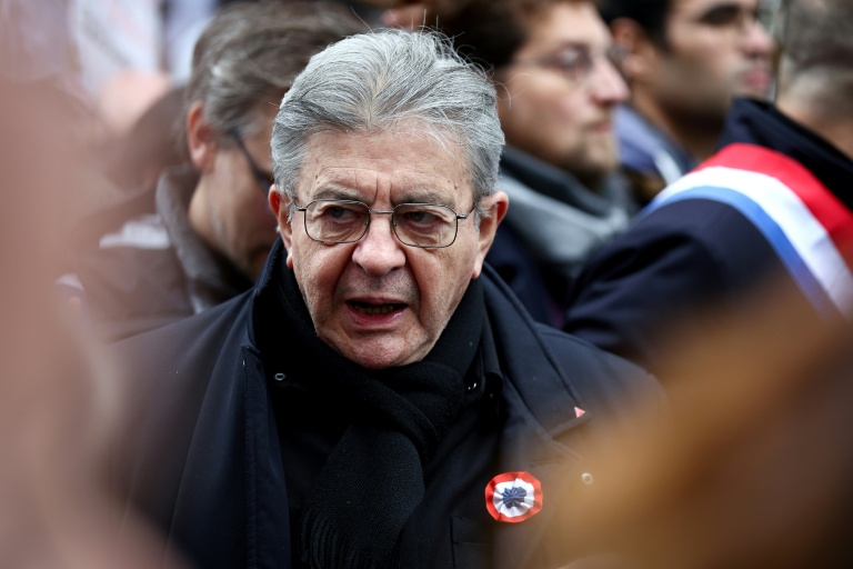 Le leader Insoumis Jean-Luc Mélenchon lors d'une manifestation pour le pouvoir d'achat et la défense des services publics, le 24 octobre 2026 à Paris 