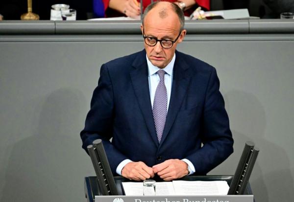 Le chancelier allemand Friedrich Merz s'adresse au Bundestag, la chambre basse du Parlement allemand, le 16 octobre 2025