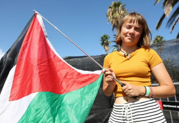 La militante suédoise Greta Thunberg le 30 août 2025 à Barcelone, où il est prévu qu'elle appareille le lendemain pour Gaza