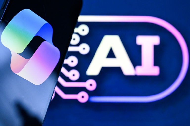Microsoft a dévoilé mardi à San Francisco ses propres modèles d'intelligence artificielle de pointe, étape pour réduire sa dépendance au créateur de ChatGPT, ainsi que des prototypes d'appareils conçus pour faire tourner des agents IA plutôt que des applications