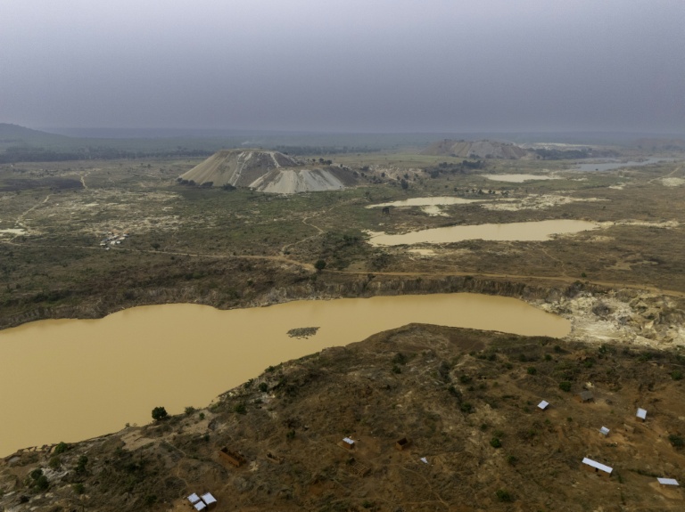 Vue aérienne d'un site d'exploration de lithium à Manono, dans le sud-est de la RDC, le 9 septembre 2026