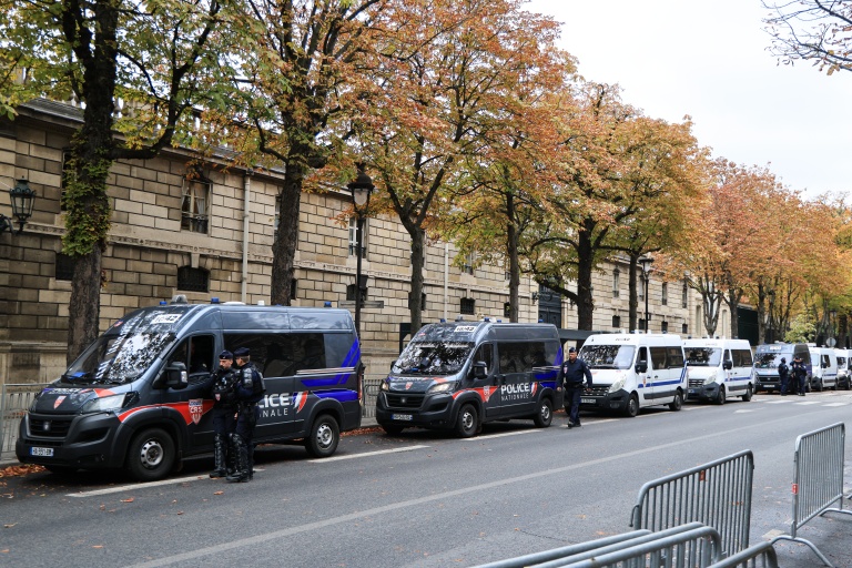Forces de l'ordre à Paris
