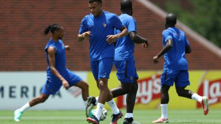 Les joueurs de l'équipe de France et Kylian Mbappé lors d'une séance d'entraînement sur les installations du University Park, à Dallas, le 13 juillet 2026, à la veille d'affronter l'Espagne 