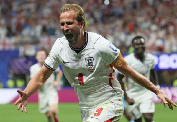 La star de l'Angleterre Harry Kane célèbre un but face à la RD Congo, lors de la Coupe du monde, le 1er juillet à Atlanta