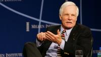 Le magnat des médias Ted Turner participe à une table ronde sur "La philanthropie des personnalités publiques" lors de la 10e conférence mondiale du Milken Institute à Beverly Hills, en Californie, le 23 avril 2007