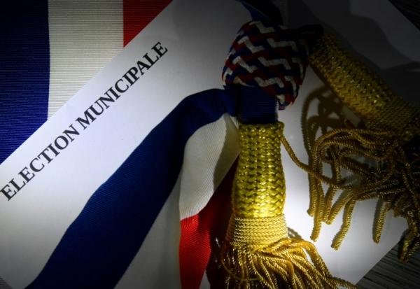 Les salariés engagés dans la course aux municipales jonglent avec un double agenda exigeant