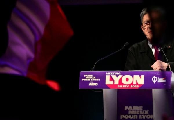 Jean-Luc Mélenchon, fondateur de La France Insoumise (LFI), lors d'un meeting de campagne du candidat LFI en tête de liste aux élections municipales de Lyon de 2026, le 26 février 2026