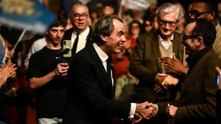 Philippe Dessertine (C) le 23 février 2026 à Bordeaux