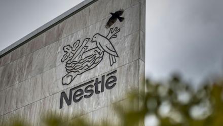 Le géant suisse de l'alimentation Nestlé a annoncé lundi un rappel volontaire de lots de laits infantiles par mesure de précaution dans plusieurs pays en Europe, dont la France, l'Allemagne, l'Autriche, le Danemark, l'Italie, ainsi que la Suède