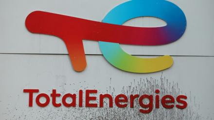 Il s'agit du "premier jugement au monde qui statue qu'un grand groupe pétrolier et gazier a trompé le public en verdissant son image", salue l'ONG ClientEarth