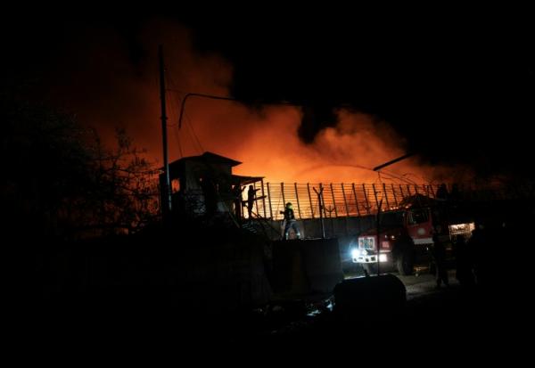 Incendie après des frappes pakistanaises à Kaboul, le 16 mars 2026