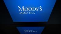 Le logo de l'agence Moody's Analytics, le 18 mars 2025