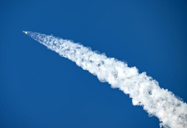 La fusée Starship de SpaceX décolle de la base spatiale de South Padre Island, au Texas, le 22 mai 2026