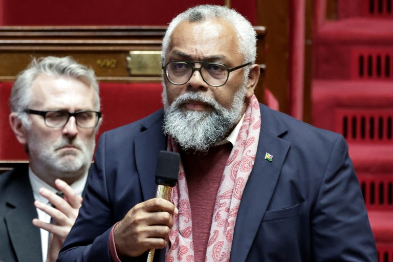 L'indépendantiste calédonien Emmanuel Tjibaou le 11 février 2026 à l'Assemblée nationale à Paris