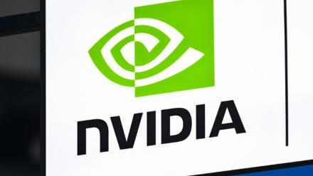 Le géant américain des puces électroniques Nvidia est resté sur un rythme de croissance effréné au troisième trimestre de son exercice décalé