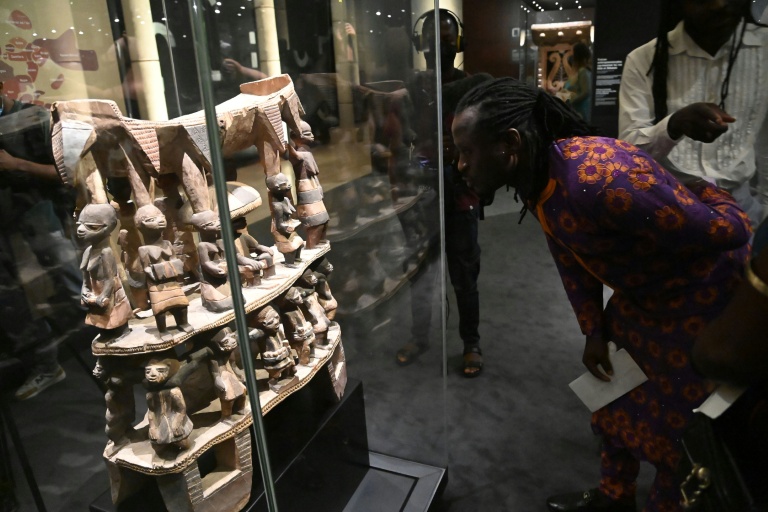 Le trône de Cana, l'un des trésors d'Abomey rendus au Bénin par la France, le 18 février 2022 à Cotonou (Bénin)