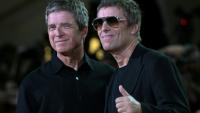 Les frères britanniques Liam Gallagher et Noel Gallagher (g) assistent à la montée des marches pour la projection du film "Oasis: Don't Look Back in Anger", présenté hors compétition lors de la 83e Mostra de Venise, le 5 septembre 2026