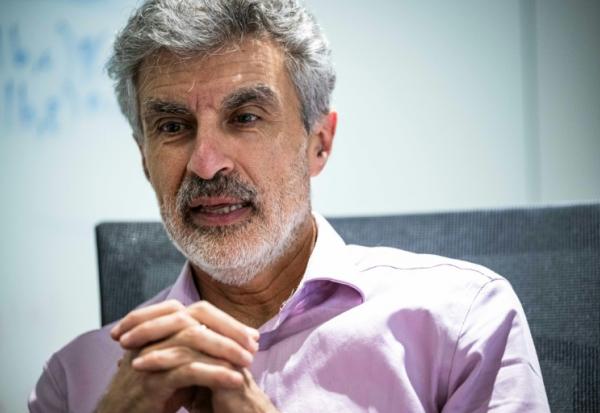 Le chercheur canadien Yoshua Bengio, considéré comme l'un des pères de l'IA, lors d'un entretien avec l'AFP à Montréal, au Canada, le 15 septembre 2026