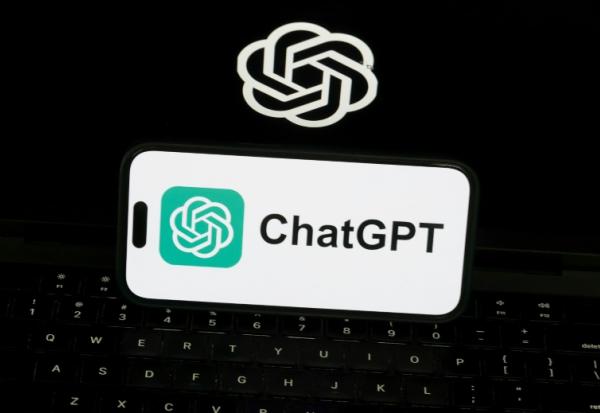Logo de ChatGPT sur un smartphone, le 20 mai 2026 à Los Angeles, en Californie.
