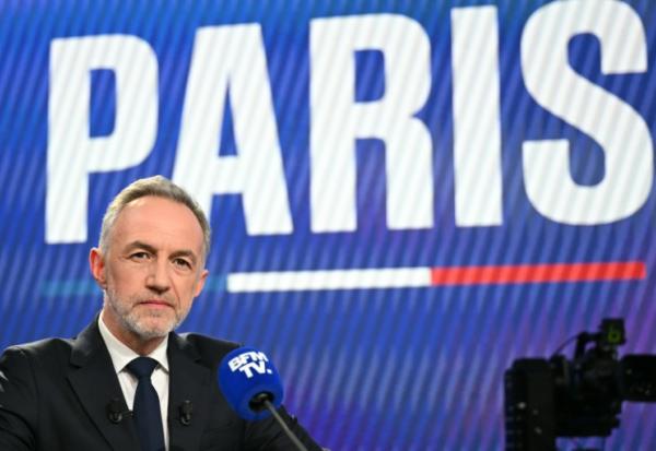 Le candidat socialiste à la mairie de Paris Emmanuel Grégoire, lors d'un débat télévisé le 18 mars 2026 à Paris
