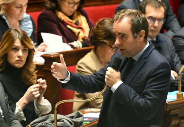 Le Premier ministre Sébastien Lecornu s'exprime devant l'Assemblée nationale, le 6 janvier 2026, à Paris