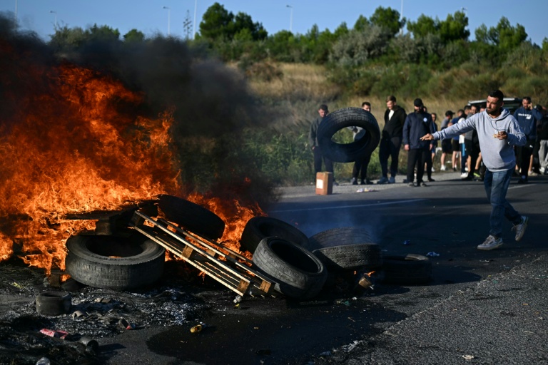 Les pêcheurs bloquent l'accès au dépôt de carburant de Frontignan, dans l'Hérault, le 16 septembre 2026