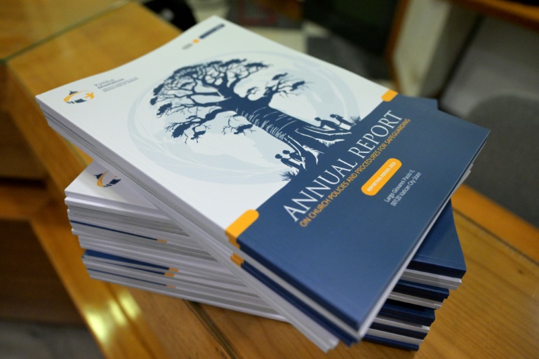 Le premier rapport annuel de la commission pontificale pour la protection des mineurs paru en 2024 ici lors d'une conférence presse au Vatican le 29 octobre 2024
