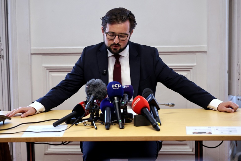 Le député socialiste Philippe Brun s'exprime lors d'une conférence de presse à l'Assemblée nationale le 16 septembre 2026 à Paris 