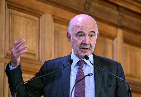 Le Premier président de la Cour des comptes Pierre Moscovici s'exprime lors de la présentation du rapport de la Cour consacré au Louvre, le 6 novembre 2025 à Paris