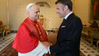 Rencontre entre Emmanuel Macron et le pape Léon XIV au Vatican, le 10 avril 2026. Photo transmise par le Vatican
