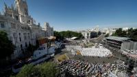 Vue aérienne de la place de Cibeles, dans le centre de Madrid, où le pape Léon XIV célèbre une gigantesque messe, le 7 juin 2026 