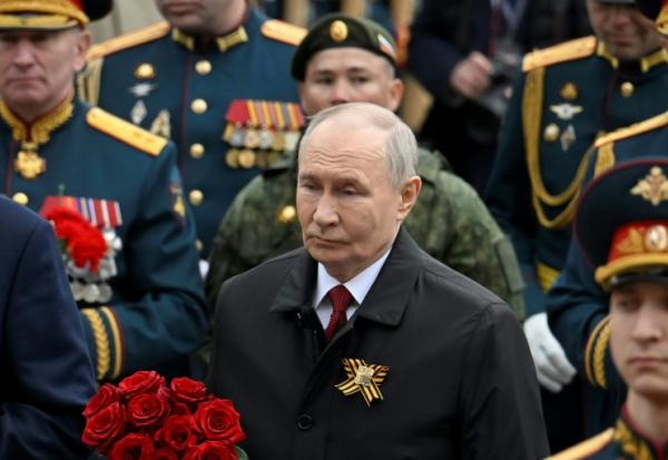 Le président russe Vladimir Poutine lors des commémorations de la victoire sur l'Allemagne nazie, le 9 mai 2026 à Moscou