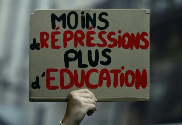 Une pancarte durant une manifestation de lycéens à Bordeaux, le 6 octobre 2026