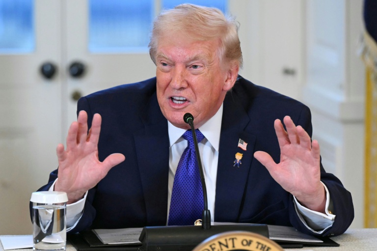 Le président américain Donald Trump lors d'une réunion avec des groupes pétroliers à Washington, le 9 janvier 2026