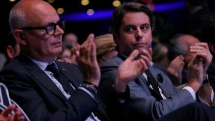 Edouard Philippe (g) et Gabriel Attal à Paris, le 7 mai 2024