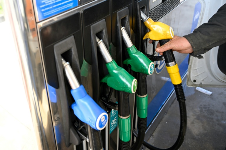 Des pompes à carburant dans une station-service à Thionville, le 9 mars 2026 en Moselle