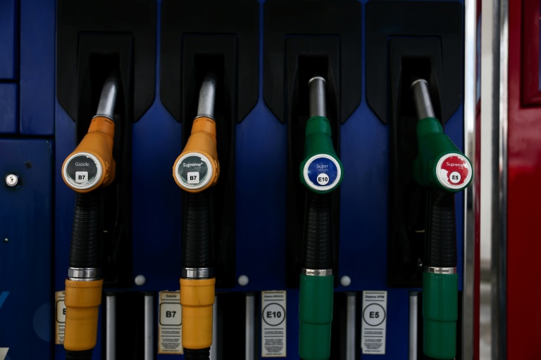 Les prix des carburants en France ont baissé en moyenne de 1 centime depuis la conclusion du cessez-le-feu entre les Etats-Unis et l'Iran, loin des 5 à 10 centimes de baisse attendus, selon les chiffres du gouvernement