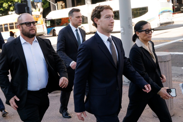 Mark Zuckerberg arrive au tribunal civil de Los Angeles le 18 février 2026