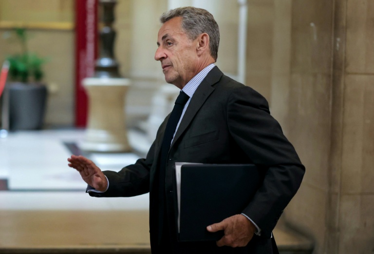 Nicolas Sarkozy à la cour d'appel de Paris le 6 mai 2026 lors du procès en appel sur les soupçons de financement libyen de sa campagne présidentielle de 2007