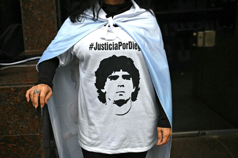 Le procès sur la mort de Diego Maradona est entré mardi dans sa dernière ligne droite, avec des plaidoiries d'acquittement pour le psychologue Carlos Diaz et la psychiatre Agustina Cosachov