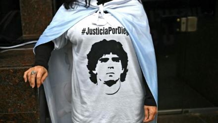 Le procès sur la mort de Diego Maradona est entré mardi dans sa dernière ligne droite, avec des plaidoiries d'acquittement pour le psychologue Carlos Diaz et la psychiatre Agustina Cosachov