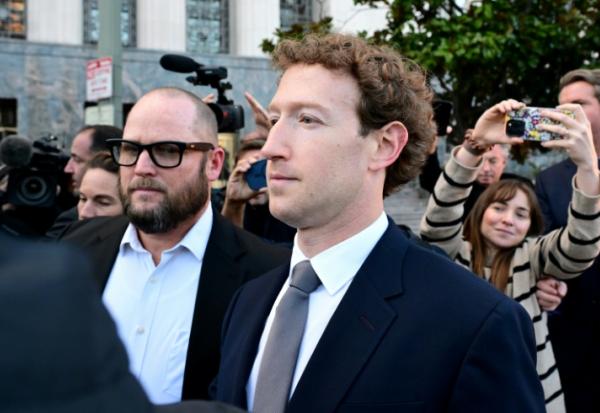Mark Zuckerberg quitte le tribunal après son audition à Los Angeles, le 18 février 2026